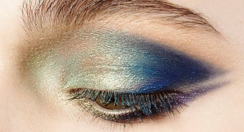 blue eye shadow makeup